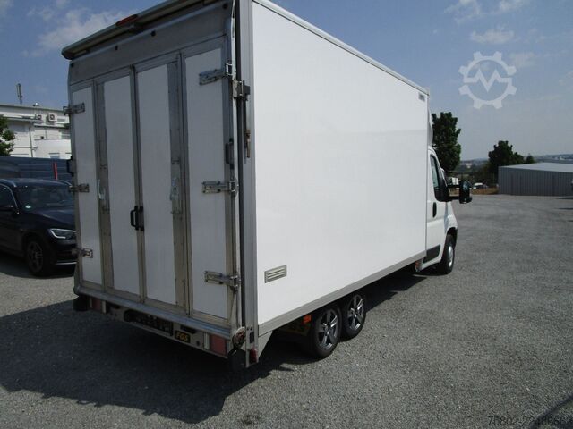 Transporter mit Koffer PEUGEOT Boxer  2.0L 130PS*3-Achser+Türen+Rampe hinten*