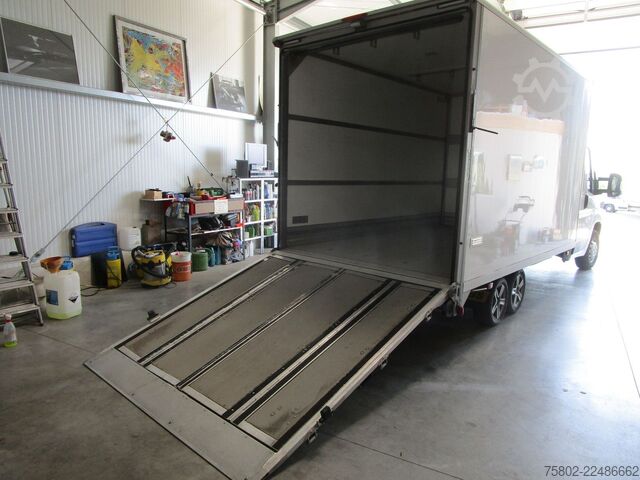 Transporter mit Koffer PEUGEOT Boxer  2.0L 130PS*3-Achser+Türen+Rampe hinten*
