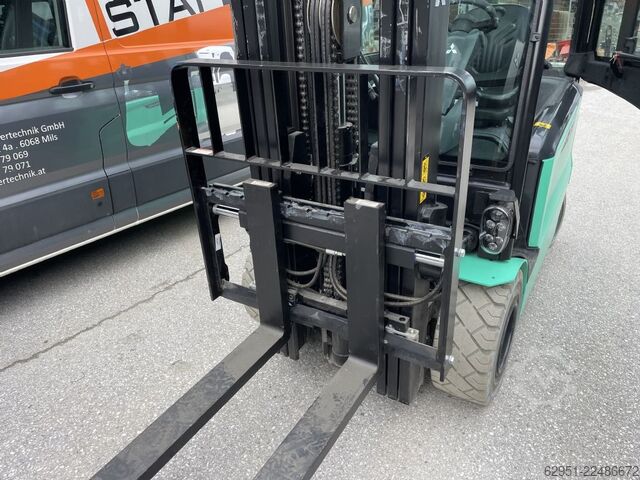 Carrello elevatore elettrico a 4 ruote Mitsubishi FB35N