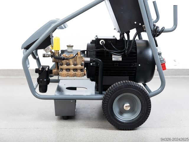Kärcher HD 9/50-4 CAGE høytrykksvasker Kärcher HD 9/50 -4 CAGE - 500bar - 900l/h - 15kW