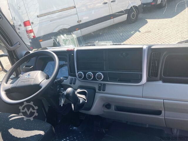 Xe tải nhẹ MITSUBISHI Canter  3C13/25 TF1 no GSR Cab Sing