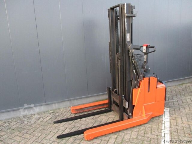 Ročni viličar TOYOTA RWE120