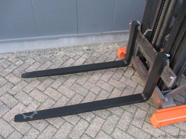 Ročni viličar TOYOTA RWE120