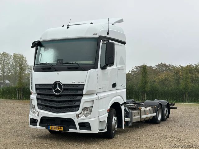 Šasija s kabino Mercedes-Benz Actros