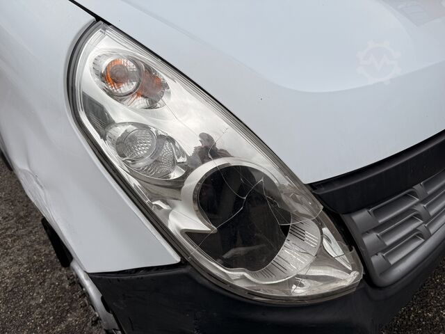 Long box truck Renault master 2.3dci 145pk L3H2 RWD