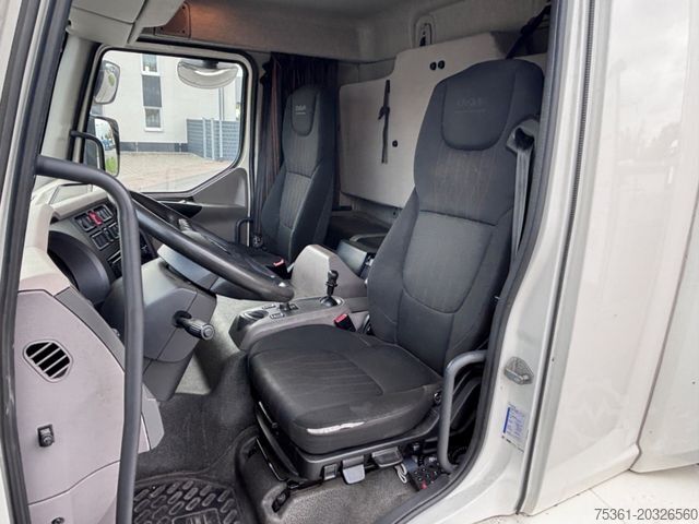 Камион платформа с брезент DAF LF 320 Sleper Cab Pritsche & Plane mit LBW E6