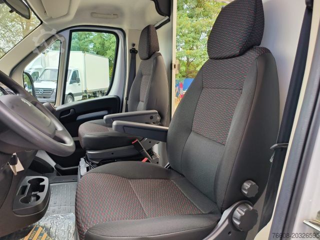 รถตู้แบบกล่อง PEUGEOT Boxer Premium Koffer Extra Tief mit Klappe !