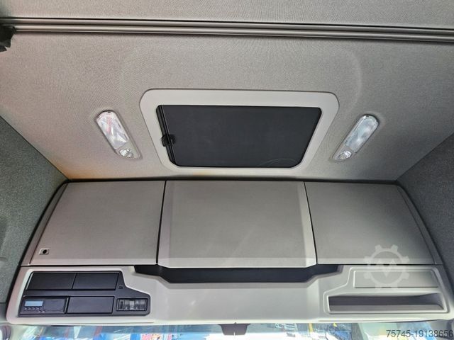 Standard SZM SCANIA R 460 * BRANDSCHADEN * ACC * RETARDER * LEDER *