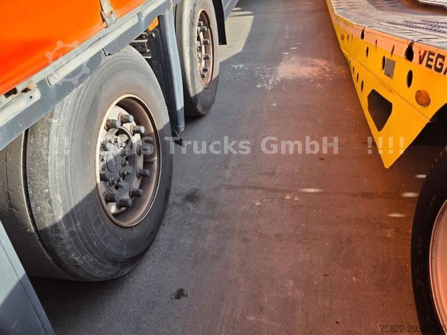 Öppen semitrailer med kapell SCHMITZ CARGOBULL SCB S3T / Varios / German / neutrale Plane