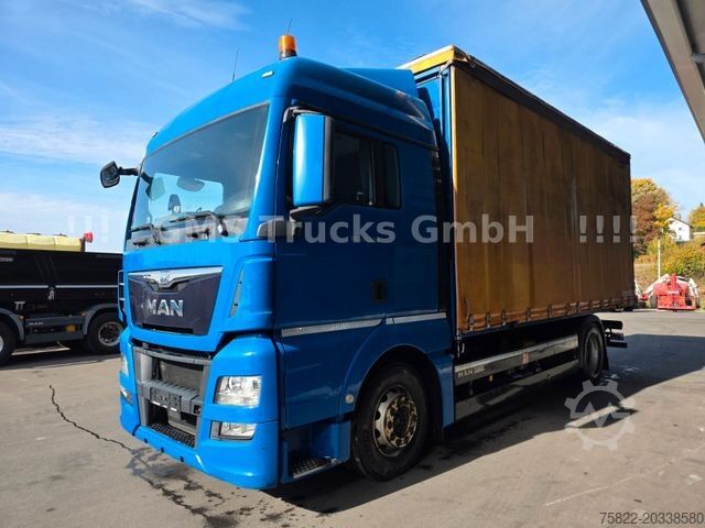 Flaklastbil med kapell MAN TGX 18.440 / 6,1m / Autom + Ret