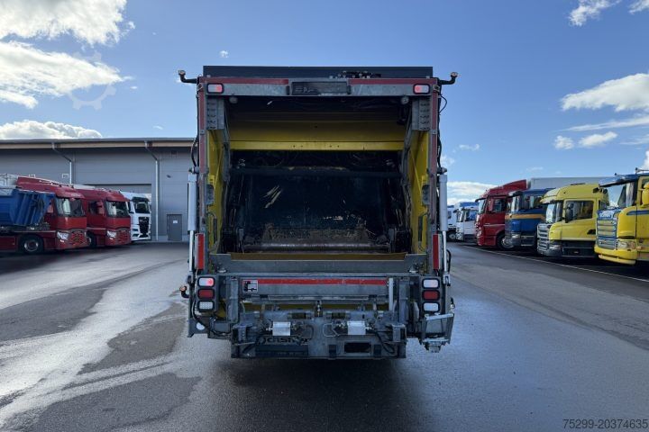 Vuilniswagen Scania P360 LB 6x2 Faun  / Swiss-Vehicle