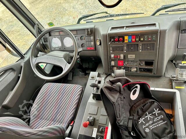Máy bơm nước cứu hỏa Iveco 190E34W Feuerwehr