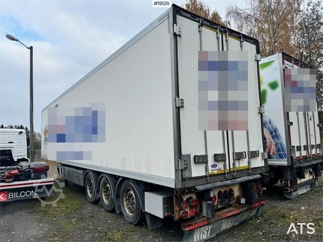Transport chłodniczy/mrożony Krone Thermotrall w/ Meat Hanger.