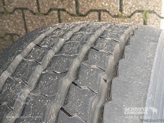 Открытый полуприцеп с тентом Schmitz Cargobull Curtainsider Standard Getränke