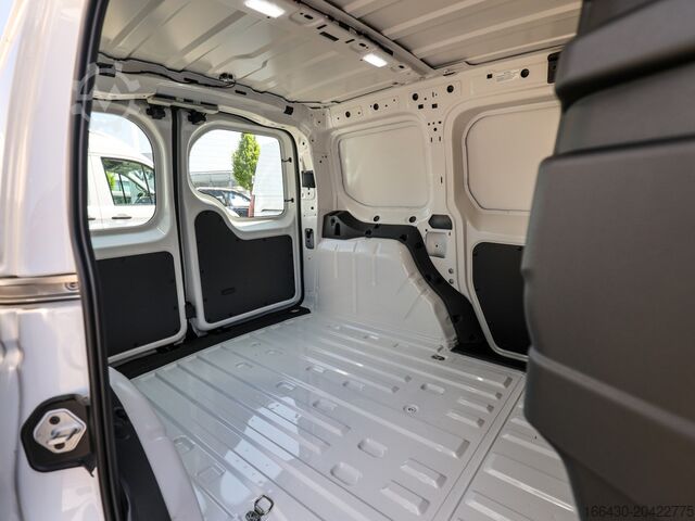 Furgon blaszak VW Caddy Cargo 2.0 TDI AHK SPURH. KLIMA BT PDC