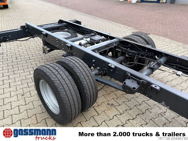 Transporter Fahrgestell Iveco Daily 72C18H/P DK 4x2, Nebenantrieb