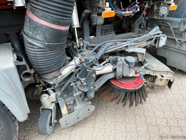 Spezial-LKW Mercedes-Benz 1518 Atego Bucher Schörling Cityfant 6000