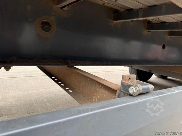 נגרר חצי פתוח עם ברזנט KRONE SD *  * BORDWÄNDE * GUT BEREIFT * 2.70 M H