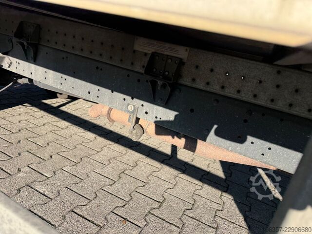 Laatikkoauto IVECO Daily 35C16 3,0L Koffer LBW 750kg Euro6E