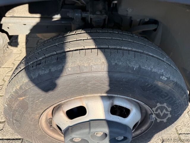Laatikkoauto IVECO Daily 35C16 3,0L Koffer LBW 750kg Euro6E