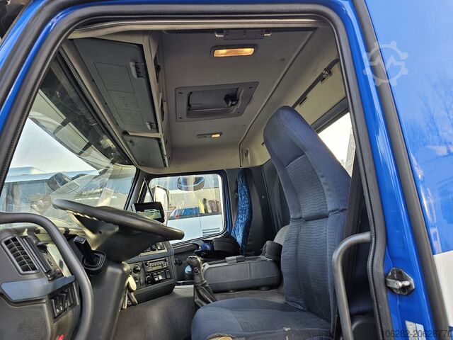 Three-way tipper truck Volvo FM9 340HP Kran FASSI F95A.24 Blatt/Blatt