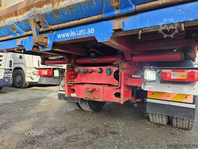 Three-way tipper truck Volvo FM9 340HP Kran FASSI F95A.24 Blatt/Blatt