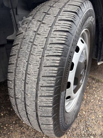 Skriňová dodávka Renault Trafic 2.0 Blue DCI*Klima*Temp*40Tkm*1.H