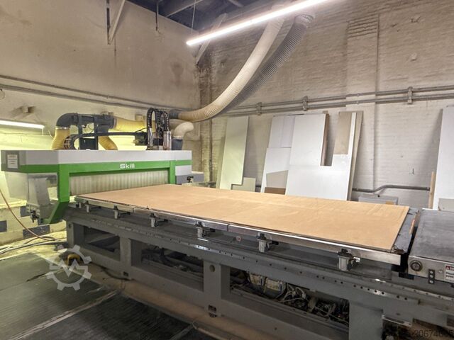 Обрабатывающий центр с раскладывающимся столом BIESSE SKILL 1536 G FT