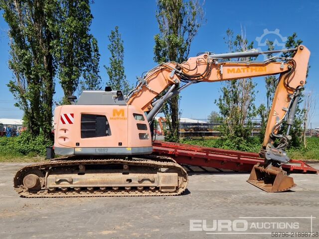  Liebherr R926