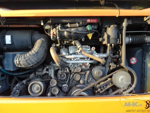 Motor coach MERCEDES-BENZ Tourismo RHD - 52 Sitze EURO 6