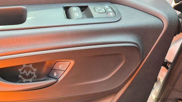 Микробус MERCEDES-BENZ 10 Sprinter Lord Light 22 Sitzer Vorlauffahrzeug