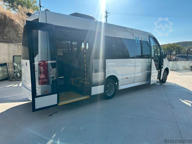 Микробус MERCEDES-BENZ Sprinter 515 Heckniederflur 2 x vorhanden