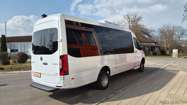 Микробус MERCEDES-BENZ 519  Allrad 4 x 4 Lagerfahrzeug Stock 20 Sitzer