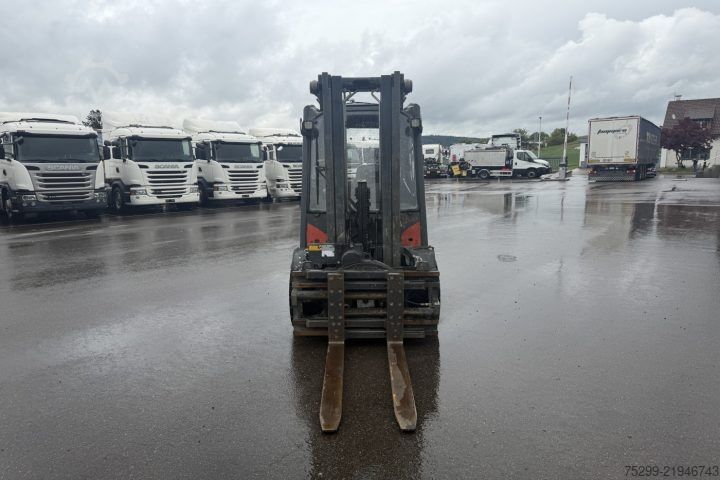 Šakinis krautuvas  H30D-02 Stapler /  Swiss-Vehicle