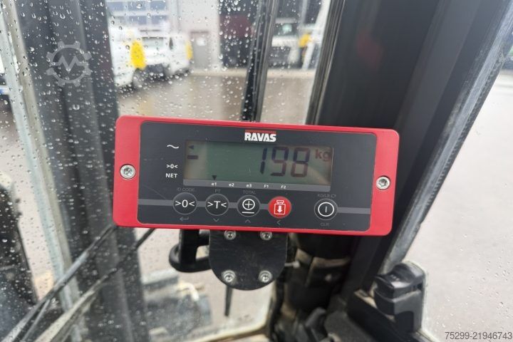 Šakinis krautuvas  H30D-02 Stapler /  Swiss-Vehicle