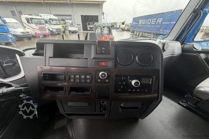 Standardni tegljač Renault T460 4x2 SZM / Swiss-Vehicle