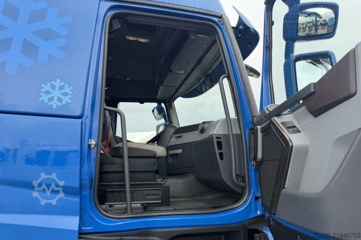 Standardni tegljač Renault T460 4x2 SZM / Swiss-Vehicle