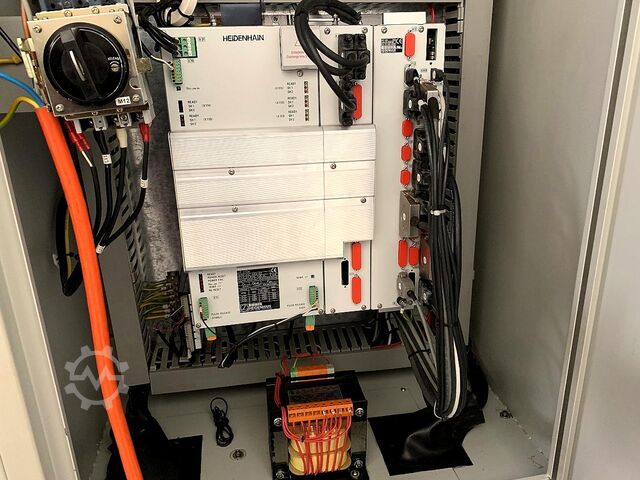 Вертикальный обрабатывающий центр BRIDGEPORT XR 500 HSC