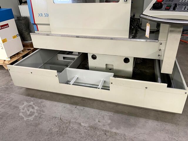Вертикальный обрабатывающий центр BRIDGEPORT XR 500 HSC