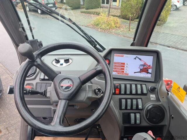 Teleskooppinen käsittelijä käännettävissä Manitou MRT 3050 Privilege