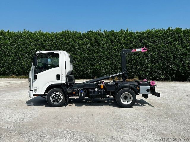 Roll-off tipper truck ISUZU ISUZU P75 NUOVO SCARRABILE