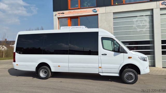 Minibuss MERCEDES-BENZ 519 Allrad 4 x 4 Lagerfahrzeug Stock 20 Sitzer