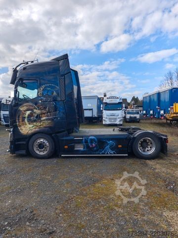 Tractora standard RENAULT T520 High Edition Show Truck Vollausstatt.