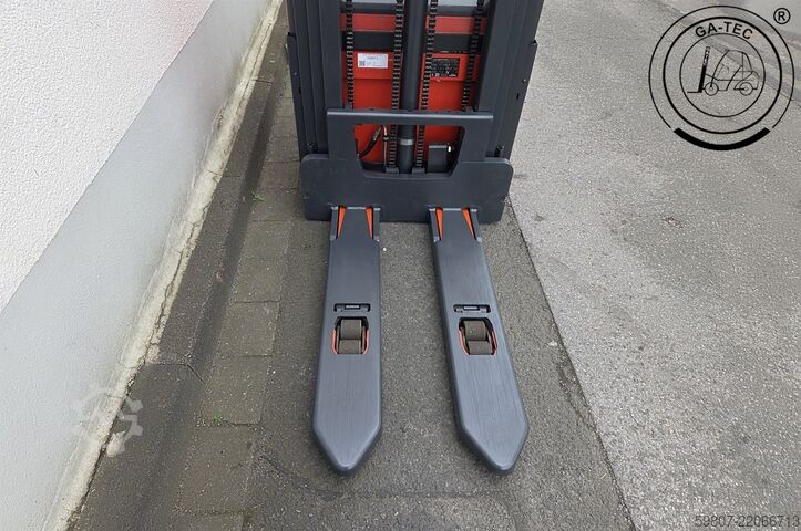 Manual stacker Linde L16i