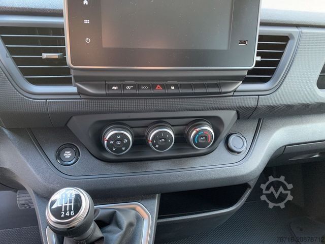 شاحنة بانل RENAULT Trafic DOKA KOMFORT L2H1 3,0t dCi 130 KAMERA+LED