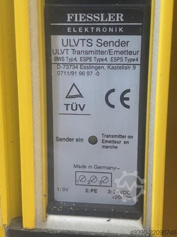 Barriera fotoelettrica di sicurezza multiraggio, 1 trasmettitore + 1 ricevitore + 2 riflettori, colo FIESSLER ULVT 1500/105 S + ULVT 1500 / 105 E