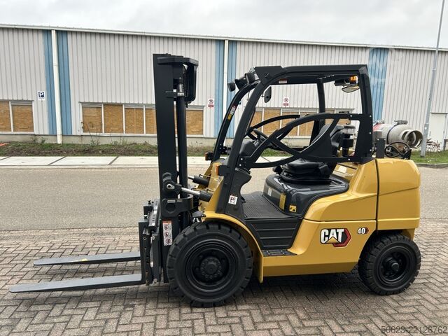 навантажувач Caterpillar GP40NT