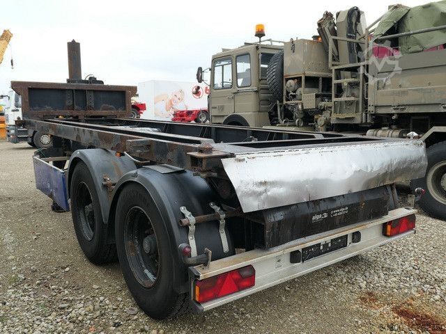 Semi-reboque porta-carroçaria amovível Fischer , NWK 26, Kippchassis, 1x20 Fuß Container