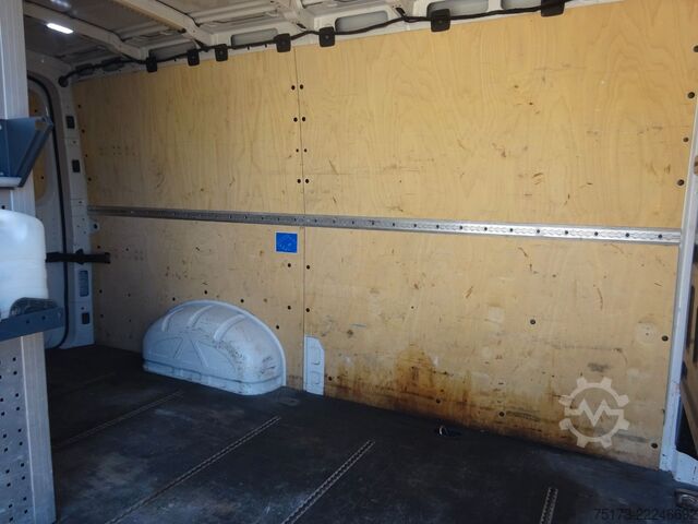 Panel van VOLKSWAGEN Crafter Kasten 35 TDI Autm. VA Trendline 177PS