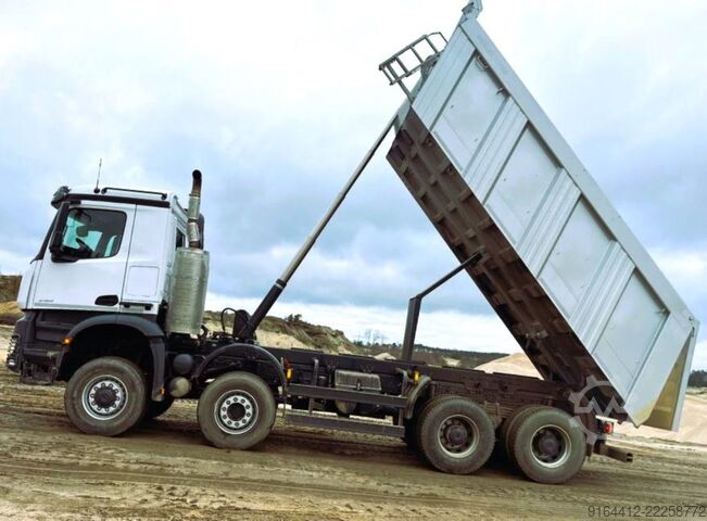Camion benne Mercedes-Benz Arocs 4153K